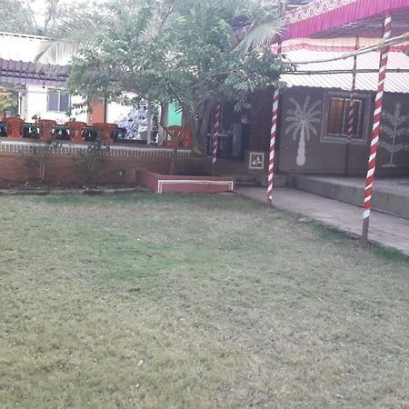 Nisarg Shrushti Farmhouse Hotell Pune Eksteriør bilde